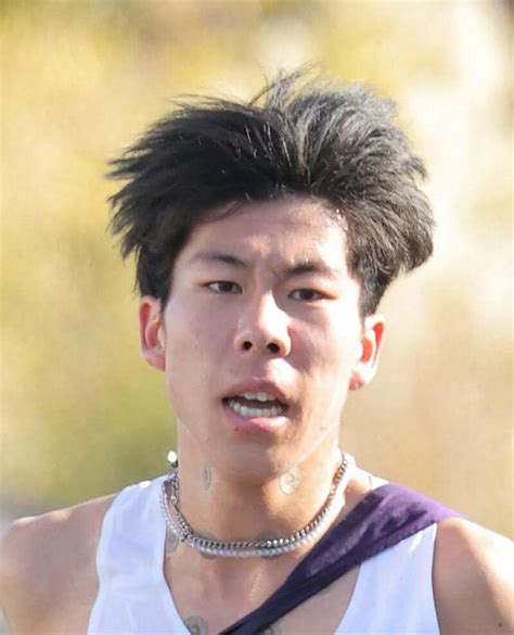 写真：駒大・田沢廉がエース区間の7区で区間新記録「49分台を目標に走った」 | 東スポWEB