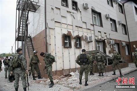 俄州长：乌军对俄边境炮击造成民宅和学校受损 另有1人受伤_凤凰网军事_凤凰网