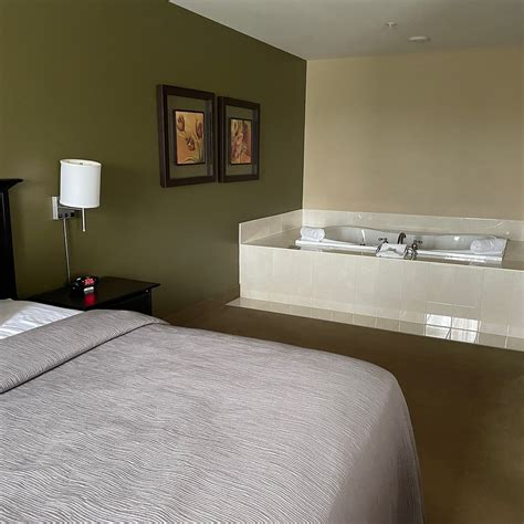 QUALITY INN & SUITES QUISPAMSIS - Hotel Reviews, Photos, Rate ...