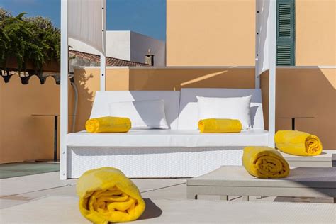 HOSTAL BOUTIQUE FONDA LLABRÉS (Alcudia, Majorca) - Guesthouse Reviews ...