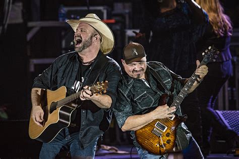 Garth Brooks' World Tour Coming to Newark, N.J.