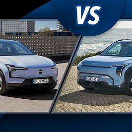 https://cdn.motor1.com/images/mgl/1Z1PXw/s1/volvo-ex30-vs-kia-ev3.jpg