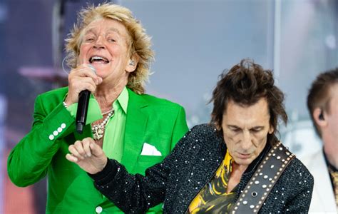 Rod Stewart live at Glastonbury 2025: Vegas showmanship adds razzle ...