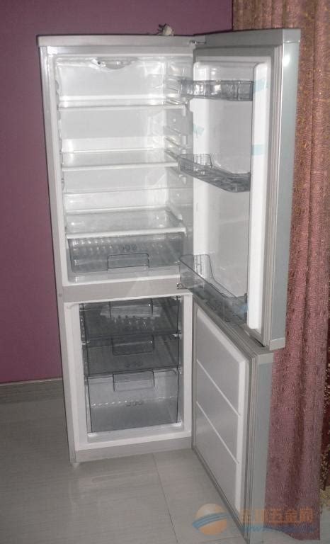 家电维修冰箱冷藏室的东西冻住的解决方法