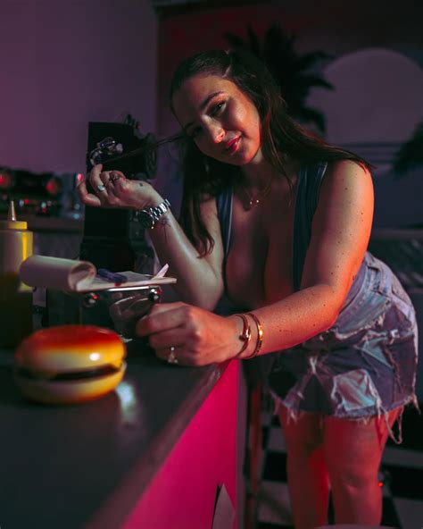 Lexi Cayla - Age, Height, Net Worth, Boyfriend, Facts, Bio, WIki