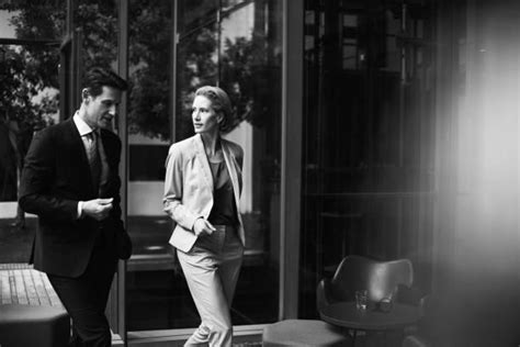 Black and White Business People 的图像结果