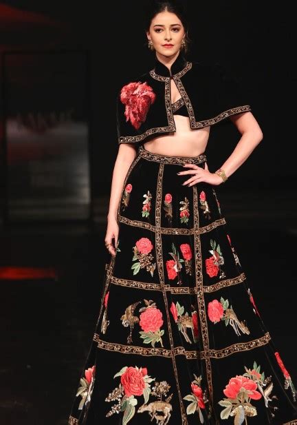 Ananya Panday in Rohit Bal's ensemble bring glam to grand finale of ...
