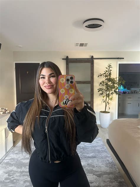 Rachael Ostovich | Clean home makes me happy, positive & cute. 💕🎀 | Instagram