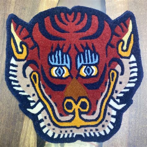 チベットトラ敷物 37 x 35 cm | Mardik.k