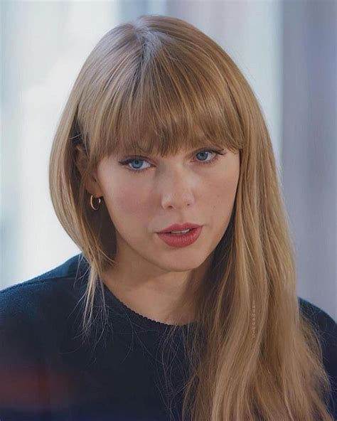 Taylor Swift at the "Cats" Premiere (2019) | Taylor swift bangs, Taylor ...