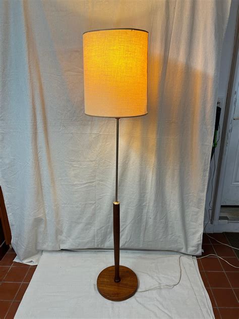 Mid-Century Modern Teak Floor Lamp For Sale at 1stDibs