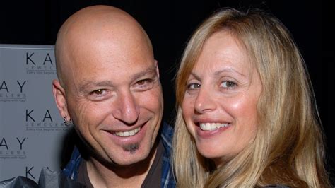 The Truth About Howie Mandel's Wife Terry Is Tumbling Out