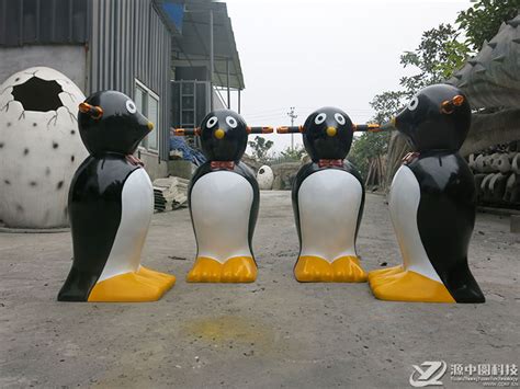 玻璃钢企鹅雕塑 - 卓景雕塑公司