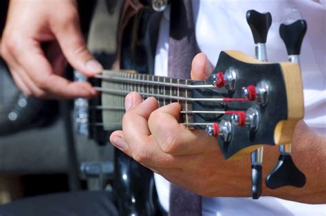 Bass Tuning Tutorial 的图像结果