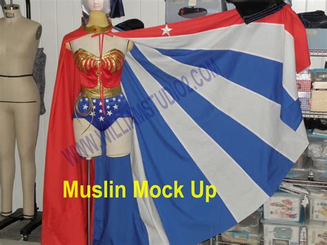 Sewing Cafe: Wonder Woman-Cape