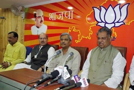 Swapping and swooping of politicians in Bhopal - India Today