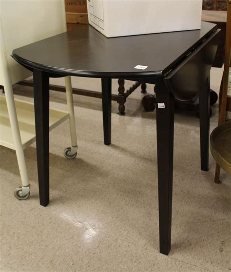 Lot - SMALL DROP LEAF TABLE