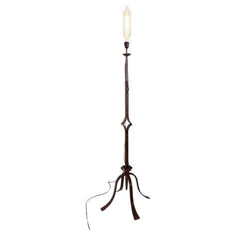 A Spanish 1950s wrought iron floor lamp For Sale at 1stDibs