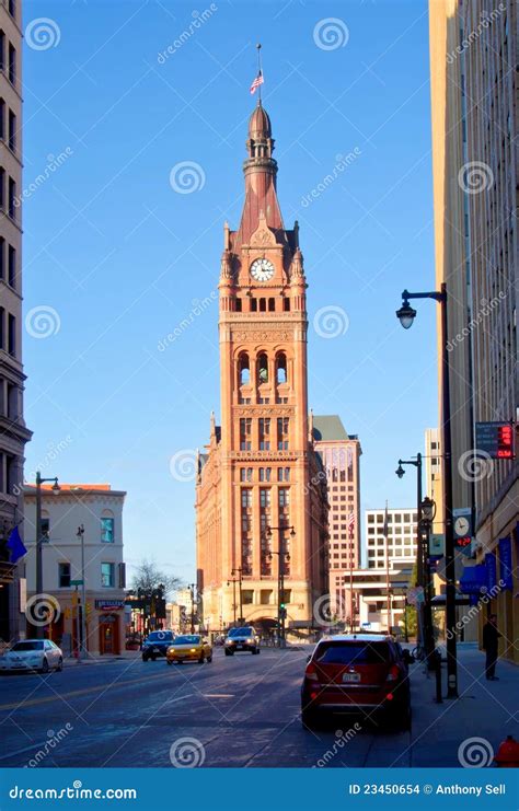 South View of Milwaukee City Hall Editorial Stock Image - Image of ...