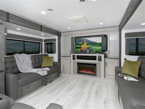 Montana High Country Luxury Fifth Wheels - Model 311RD Floorplan ...