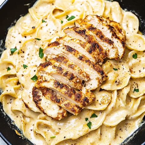 Easy Homemade Cajun Chicken Alfredo Sauce - bakeitgood.com