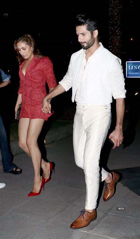 Photos of celebrity outings Pics | Photos of celebrity outings Photos ...