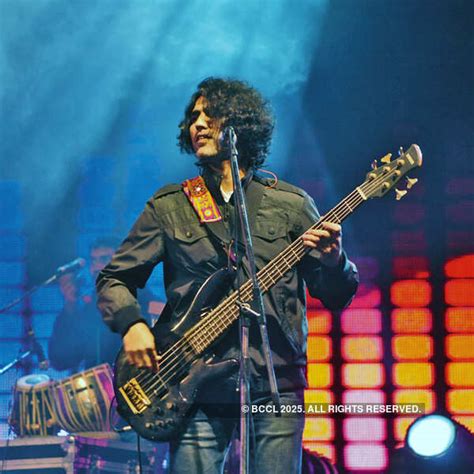 Gayatri during Kailash Kher's live performance in Noida.