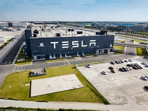 Tesla Seeks Data Collectors For Optimus Robots, Offers $48 Per Hour For ...