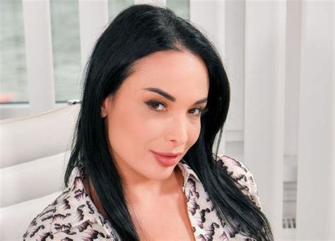 "Mommy Wants a Creampie" - Busty Brunette Anissa Kate Loves Being Stepson's Cum Toy