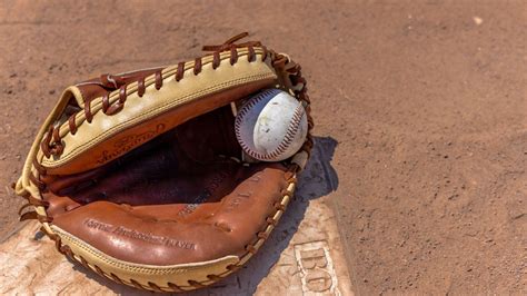 118 Baseball Slang Terms For Batting, Pitching, & Fielding