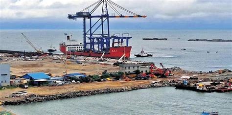 Efforts on to offload largest crane in India at Vizhinjam