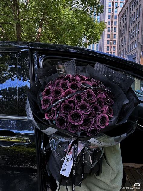 Purple Rose Bouquet in Black Car