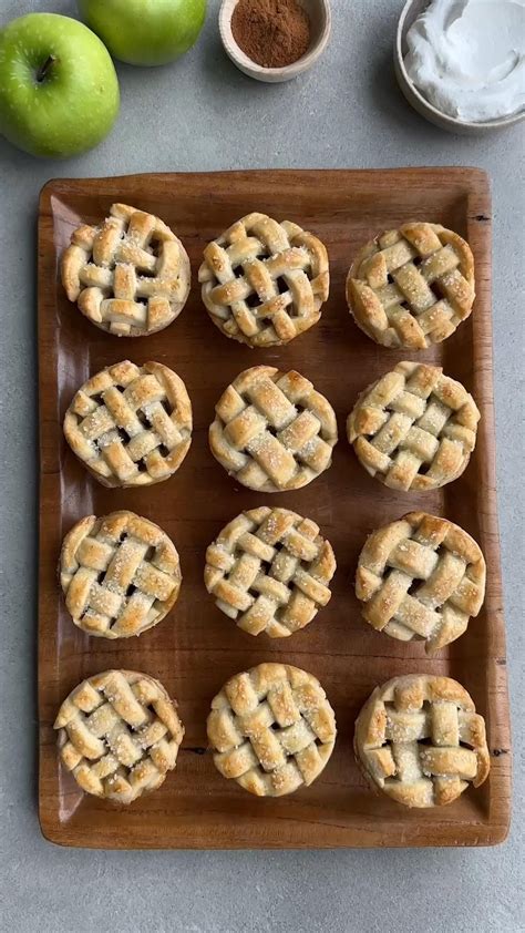 Mini apple pies with streusel topping – Artofit