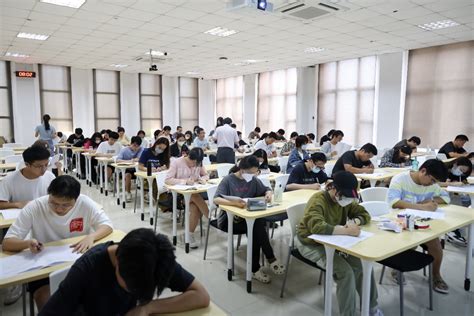 珠海校区开展2022−2023春季学期期末考试巡考工作-北京师范大学珠海校区
