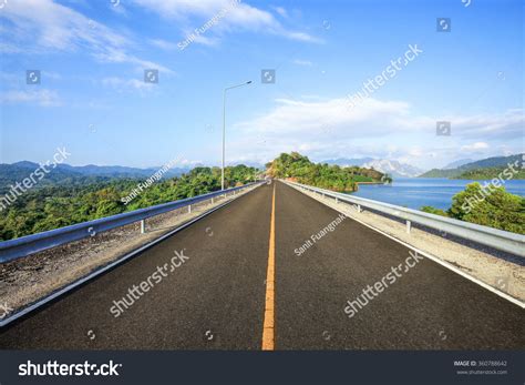 857 One Point Perspective Road Image Images, Stock Photos & Vectors ...