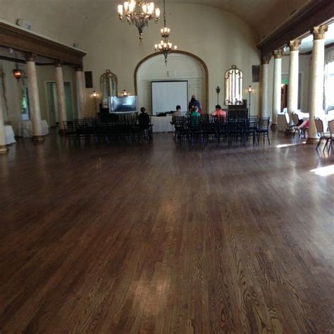 Cherokee Country Club - American Restaurant in Knoxville