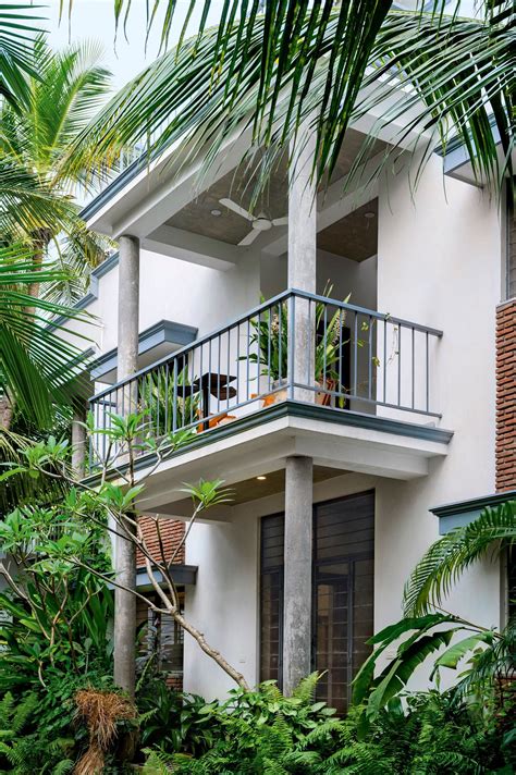 Cedric Courtin invites AD into his lush Pondicherry workspace ...