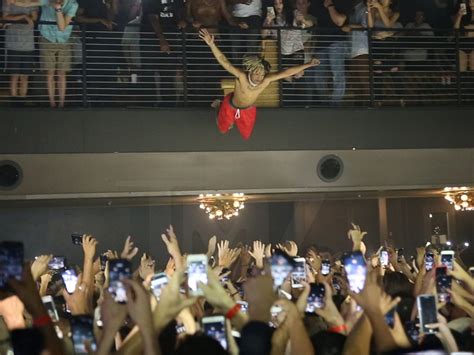 XXXTentacion Jumping Wallpapers - Wallpaper Cave