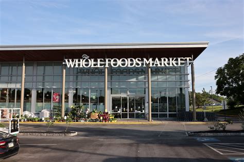 Whole Foods employee shares upsetting insight about what happens at store at end of day: 'It's ...