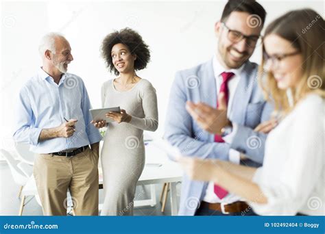 Multiracial Business People 的图像结果