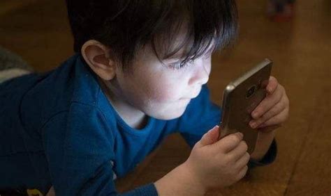 手机对孩子的十大危害 - 早旭经验网
