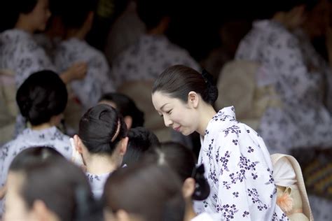 八坂神社 みやび会 お千度 : ゲ ジ デ ジ 通 信