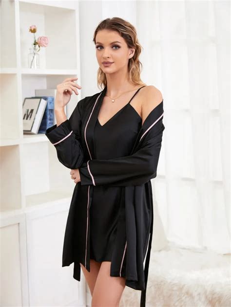 Marquisa Fashion - It's time to go with the trends.