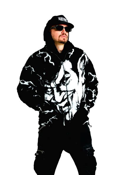 Alien Logo Full Body 的图像结果