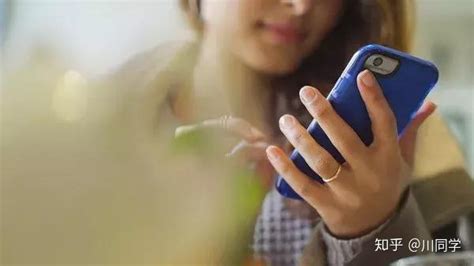 手机成瘾会对大学生带来什么负面影响?大学生该如何去做出改变?|价值观|大学生|手机_新浪新闻