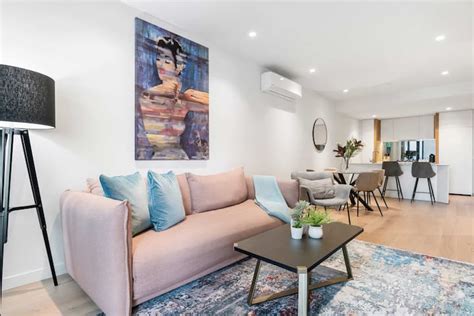 Architectural charm in uber-hip Collingwood! - Airbnb
