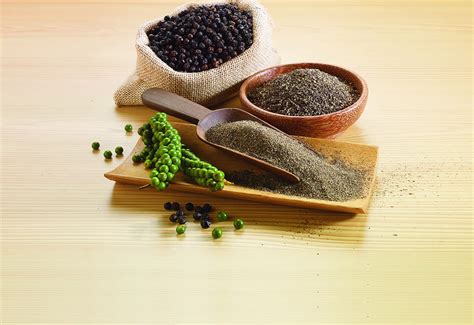 Black Pepper & White Pepper Manufacturer, Supplier & Exporter