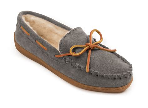 Minnetonka Women's Pile Lined Hardsole Moccasin Slippers - Walmart.com