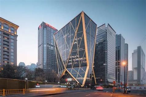 中信银行杭州总部大楼，设计取意象征财富的“斗”与“鼎”_腾讯新闻