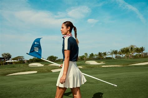 Alexa Melton – J.Lindeberg